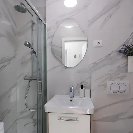 New Studio Toretta Free Street P & Sea View Apartment Rijeka